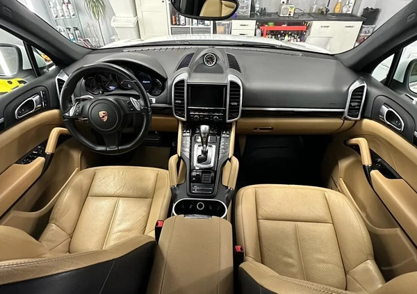 Porsche Cayenne cena 105500 przebieg: 188100, rok produkcji 2014 z Białystok małe 497